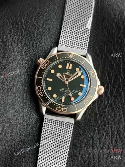 High Quality Replica OMEGA LX6 Seamaster  Titanium Strap Green Face Dial Black Bezel Fashion Watch 42mm